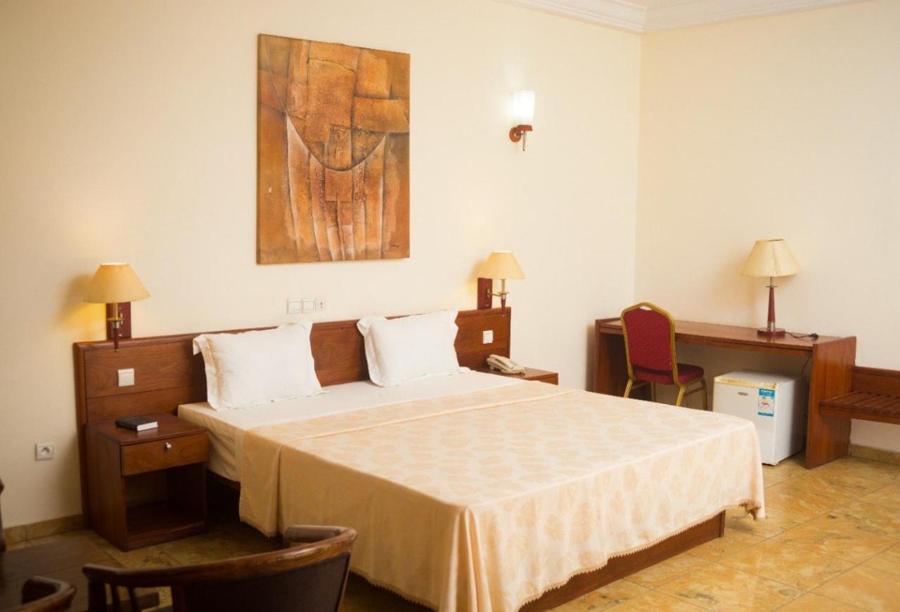 Hotel Marbella Lome Exterior photo